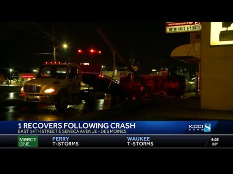 1 injured in Des Moines rollover crash