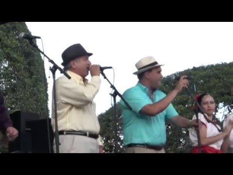 SI QUIERES PARRANDA- ROBERTO SILVA ACOMPAÑADO POR EDWIN COLON ZAYAS Y SU TALLER CAMPESINO.