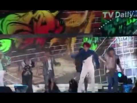 120815 Beast @Hyunseung almost fell on stage at DMZ Peace Concert