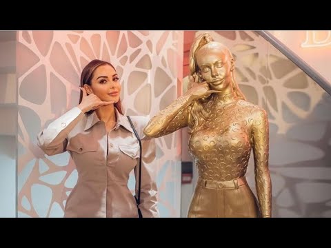 NABILLA A UNE STATUE ORLINSKI