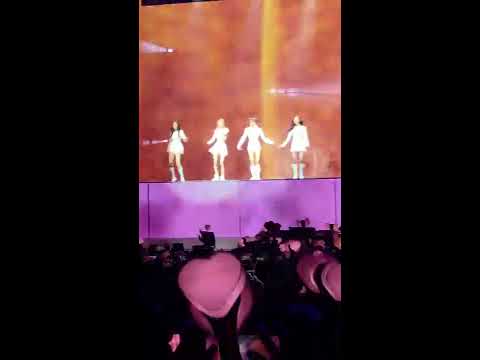 BLACKPINK #inyourarea LONDON CONCERT - 22.MAY.2019 (FOREVER YOUNG)