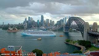Norwegian Spirit passing Queen Victoria on departure from Sydney 4.03.2024
