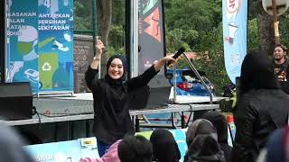 Download lagu Chombi - Sayunk I Love You ( Live ) Karnival Keluarga Sihat Sek U5 Shah Alam | 13 November 2022 mp3