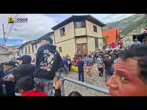 Persona embestida por un toro en Penipe