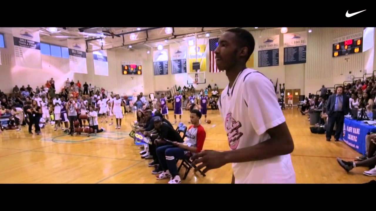 NBA dunk contest - Nike sponsor