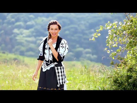 Paula Hriscu - Nu-i bai că-s micuță || Videoclip Oficial