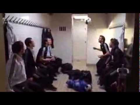 Fantastische kopgoal in de kleedkamer van sv DOSKO