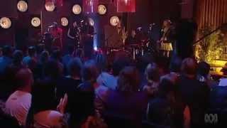 Skipping Girl Vinegar - Chase The Sun - Live on Adam Hills IGST