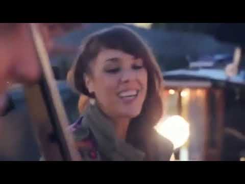 слушать песню поет француженка