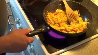 preview picture of video 'Pineapple Fried Rice'