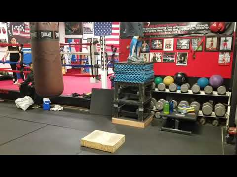 THE YESS BOXING CLUB: Static Box Jump Off Of Foam.