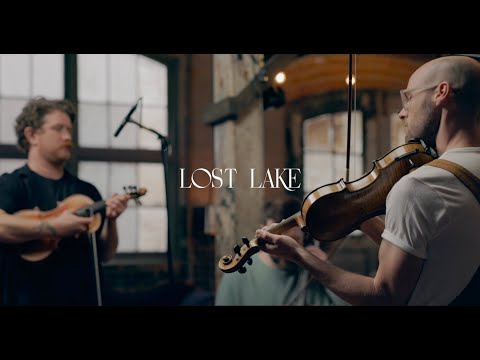 LOST LAKE - The Fretless - LIVE!
