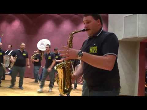 Sassinfunky Streetband "The Chicken" live in Campobasso