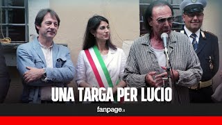 Roma, una targa per Lucio Dalla. Venditti canta e ricorda l&#39;amico: &quot;Ecco le nostre sere sul Tevere&quot;