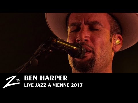 Ben Harper & Charlie Musselwhite - In i'm out and i'm gone - Jazz à Vienne 2013 - LIVE HD