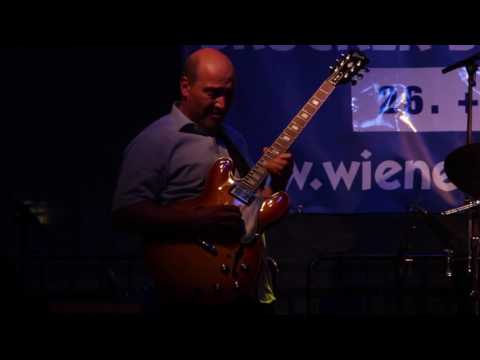 Wienergassenblues 2015 - Juraj Schweigert & The Groove Time - Ain‘t gonna do it