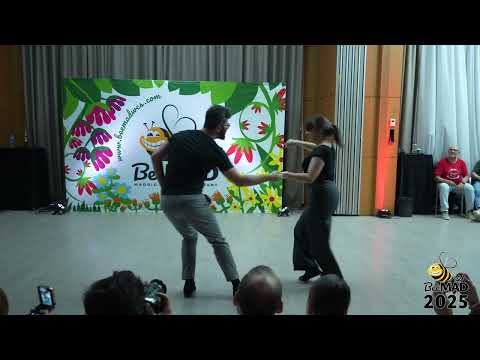 Miquel Menendez & Sara Mouchon - Lead & Follow demo - BeeMAD 2025