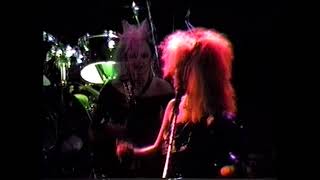 Fuzzbox play XX Sex at the London Astoria, 17th Dec 1986