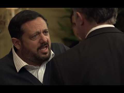 Amar C623 - Fortunato y Paco protagonizan una escena de lucha en el Café Reyes