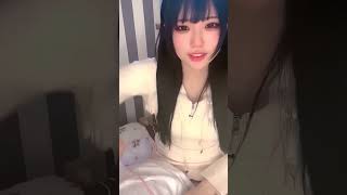 アイドルのパンチラ配信