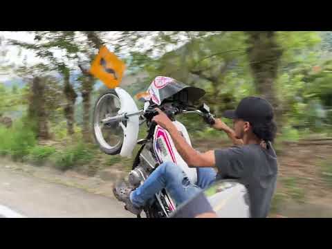 🔥 Stunt en Dabeiba | RX115 2T Yamaha Rugiendo en Botón (Talento Local en Acción)
