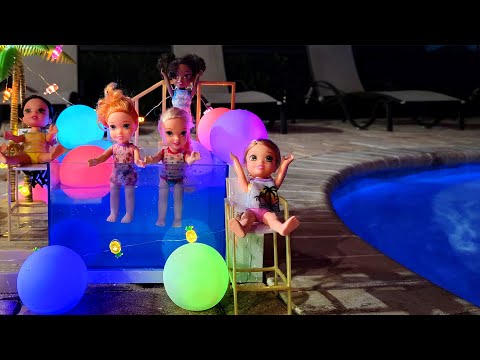 Night pool party ! Elsa & Anna toddlers - Rainbow High Color Change Pool