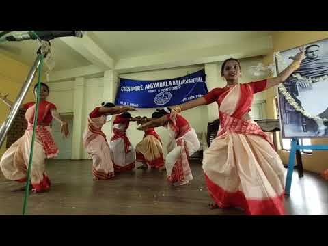 Sangacchadwang and Anondoloke Mangolaloke fusion dance performance.