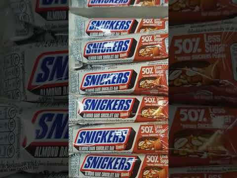🍫 SNICKERS ALMOND DARK CHOCOLATE - 50% LESS SUGAR #shorts #chocolate #sweet #almond #snickers #usa