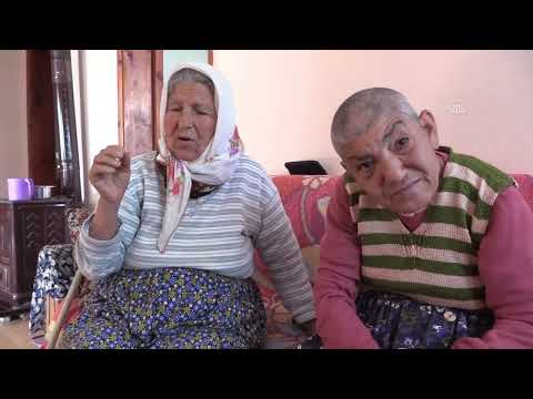 FEDAKAR ANNE ENGELLİ KIZININ BAKIMINI 56 YILDIR ÖZENLE YAPIYOR
