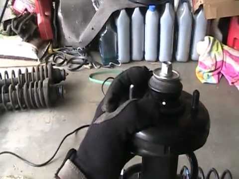 2006 Acura TSX rear spring removal Tip.