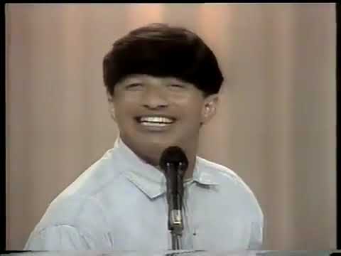 ＂Tchunay＂, lenda do Show de Calouros! ＂Tchu tchu tchu presença! Tchu tchu tchu estrela do mundo!＂ Jt