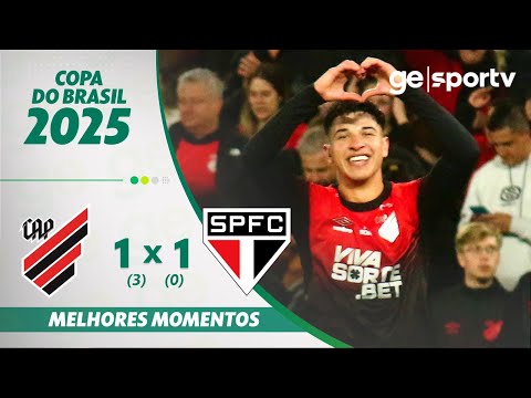 Gols e lances de Athletico Paranaense x São Paulo