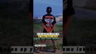 Download lagu keempat penjuru kita mencari sodara.tpi bila ada musuh pantang tunduk kepalah. mp3