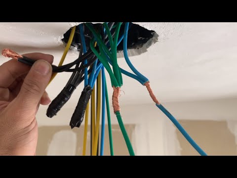 É assim que o eletricista vai trabalhar quando terminar o curso do senai.