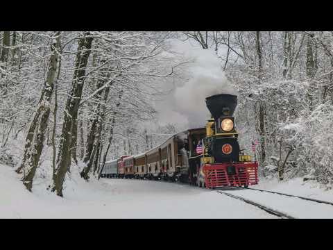 Christmas Trains in 4K