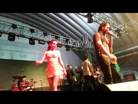 Macorina pon me la mano aquí Chico Che Chico