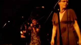 Aoife O&#39;Donnovan guests with The Duhks