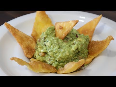 COMO HACER GUACAMOLE CON NACHOS O TOTOPOS CASEROS, la mejor receta de picoteo, viva mexico!!