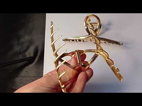 PIRANHA GRANDE DE METAL DOURADA 11CM