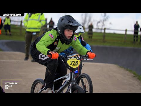 Rainypark! // London BMX Series 25-26 R4 // Cyclopark // UK BMX Racing