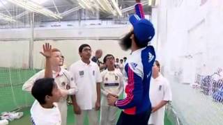 Moeen Ali's bowling masterclass - BBC News