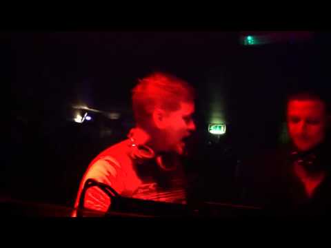 Electric kid live at Pacha