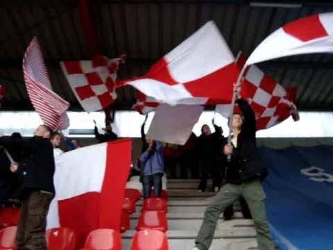 Opkomst AGOVV - TOP Oss op het vak B5 vlaggen actie Forza Oss