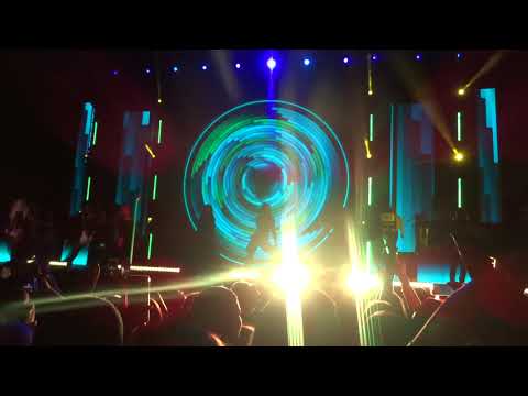 Videoclip de Siguelo Bailando (Live) — Ozuna