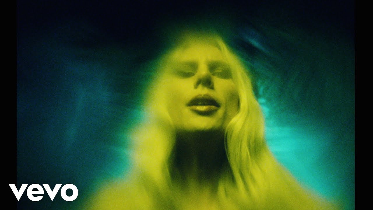 Wolf Alice — Lipstick On The Glass