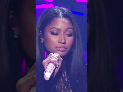 When Nicki’s backup singer WOULDN’T STOP SINGING 😂😭 #nickiminaj #shorts #viral