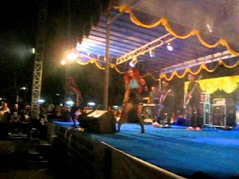 TRIO MACAN SHOW PAPUA