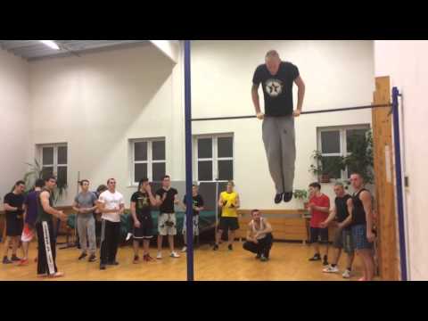 Revolta - 12 Muscle-ups po tréninku (Seberevolta Třebíč, 20.12.2014 )