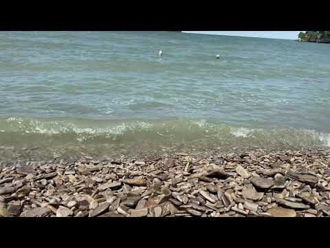 The waves of crashing on the rocks is really peaceful. The rocks are large and you definitely will want to wear shoes. The views are amazing!