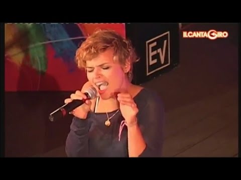 ECCA MUSCAT in BAILA MORENA